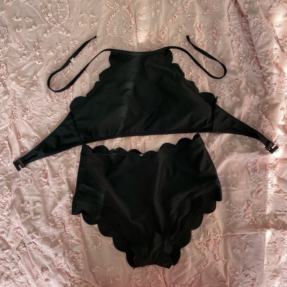 High-Neck Scalloped Black Women's Swim Set - Picture 1 of 7